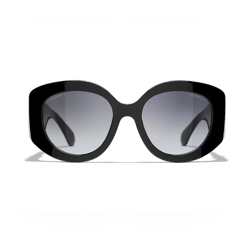 CHANEL 
Oval Sunglasses CH5543A
Full Inclusion - Picture 4 of 12